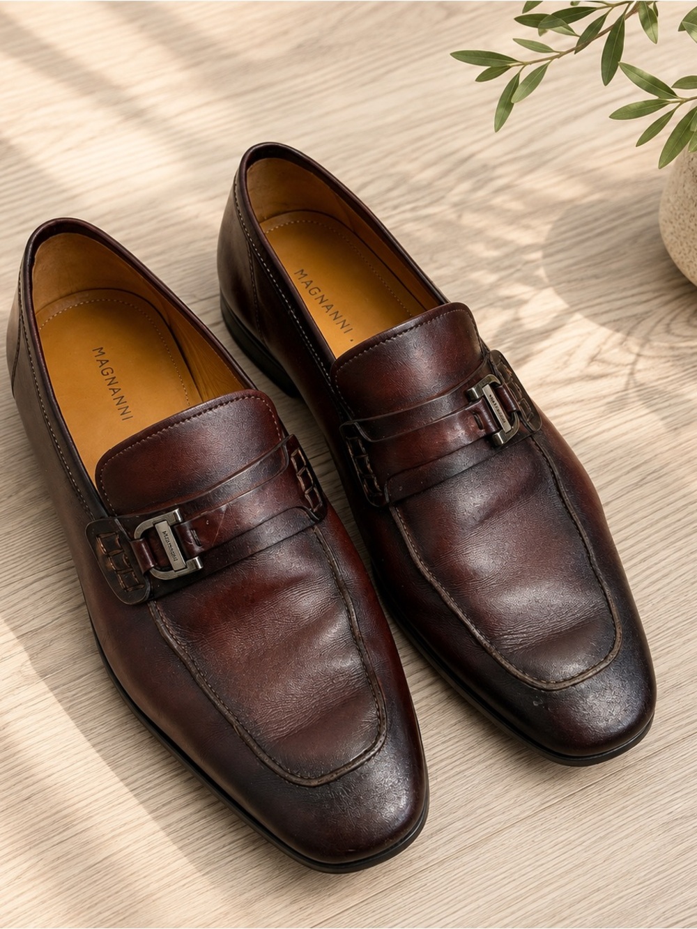 Magnanni Men's Bordeaux Leather Slip-On Loafers with Metal Bit